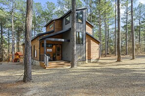 Exterior - 3BR+Bunk | Air hockey, Pool table, Foosball! (Broken Bow)