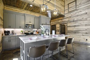 Fridge, microwave, oven, stovetop - 3BR+Bunk | Air hockey, Pool table, Foosball! (Broken Bow)