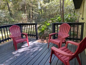 Terrace/patio - Comfortably Close and pet friendly (Gainesville)