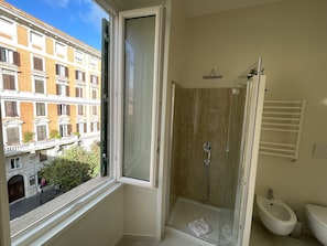 Deluxe Double Room | Bathroom - Quintus Luxury Suites (Rome)