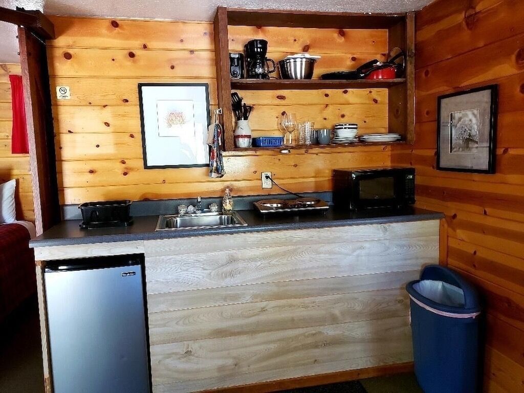 Fridge, microwave, stovetop, coffee/tea maker