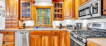Ursa Major House - Quiet family getaway, minutes from skiing, hiking, biking.