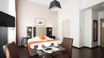 In-room safe, free WiFi, bed sheets