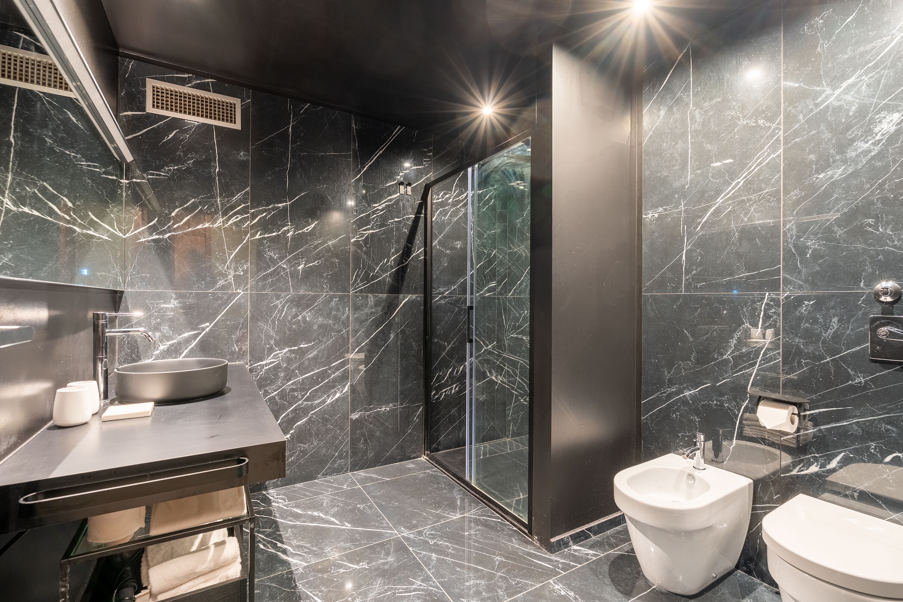 Maison mitoyenne Supérieure, 2 chambres | Salle de bain