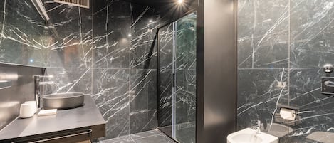 Superior-Stadtwohnung, 2 Schlafzimmer | Badezimmer