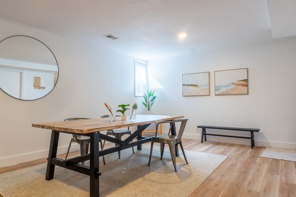Modern 2br 1ba Private Suite