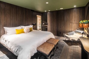 5 bedrooms, in-room safe, free WiFi, bed sheets