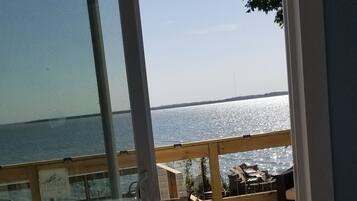 3 dormitorios, escritorio, tabla de planchar con plancha y cuna de viaje