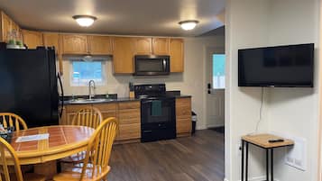 Refrigerador, microondas, horno, placa de cocina