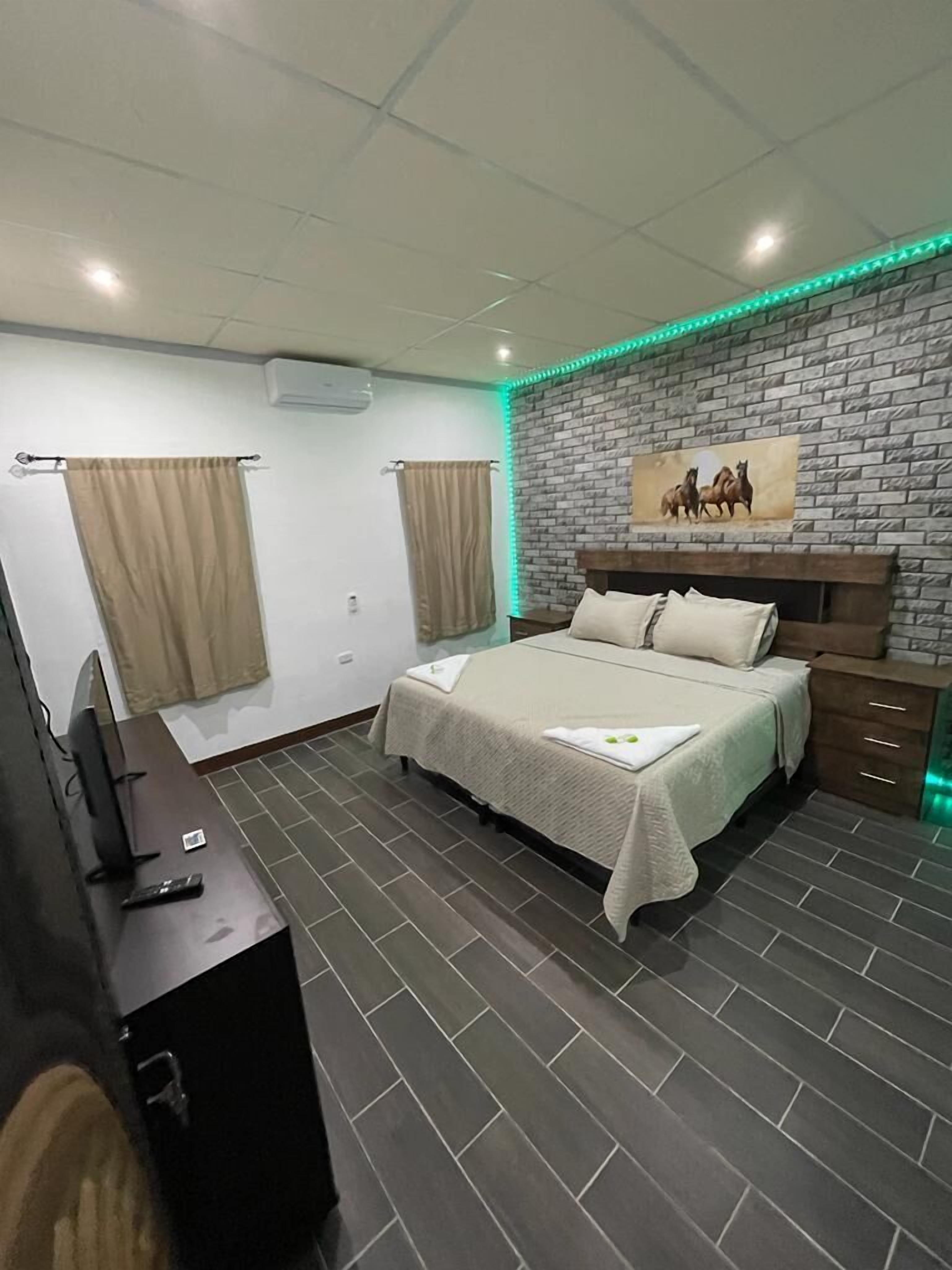 Deluxe Single Room | Free WiFi