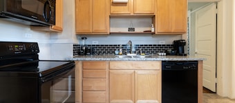 Charming Central Tacoma Home Located Near 6th Ave