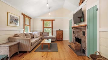 TV, lareira, escritórios