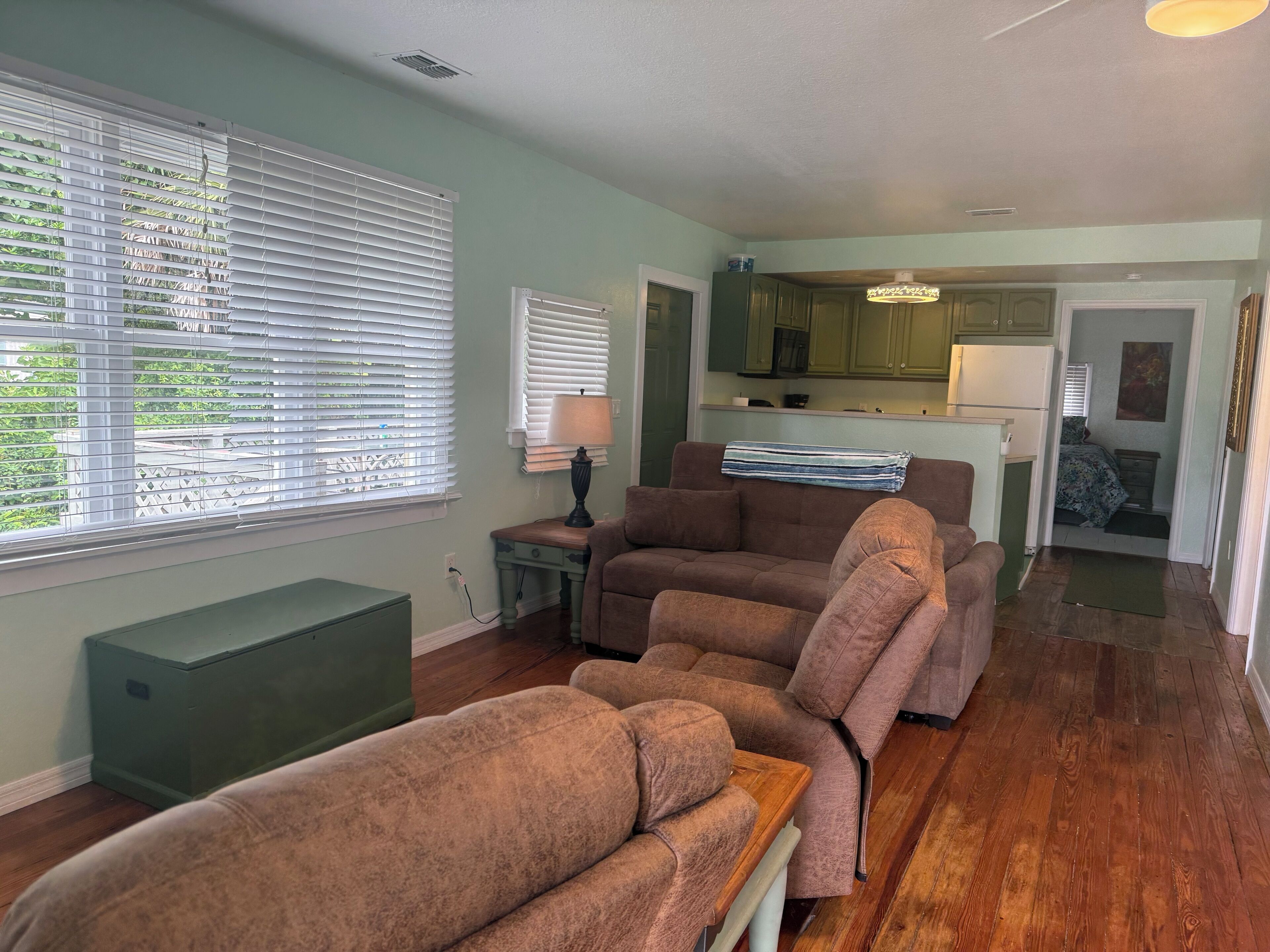 Deluxe Suite | Living area | Smart TV, streaming services