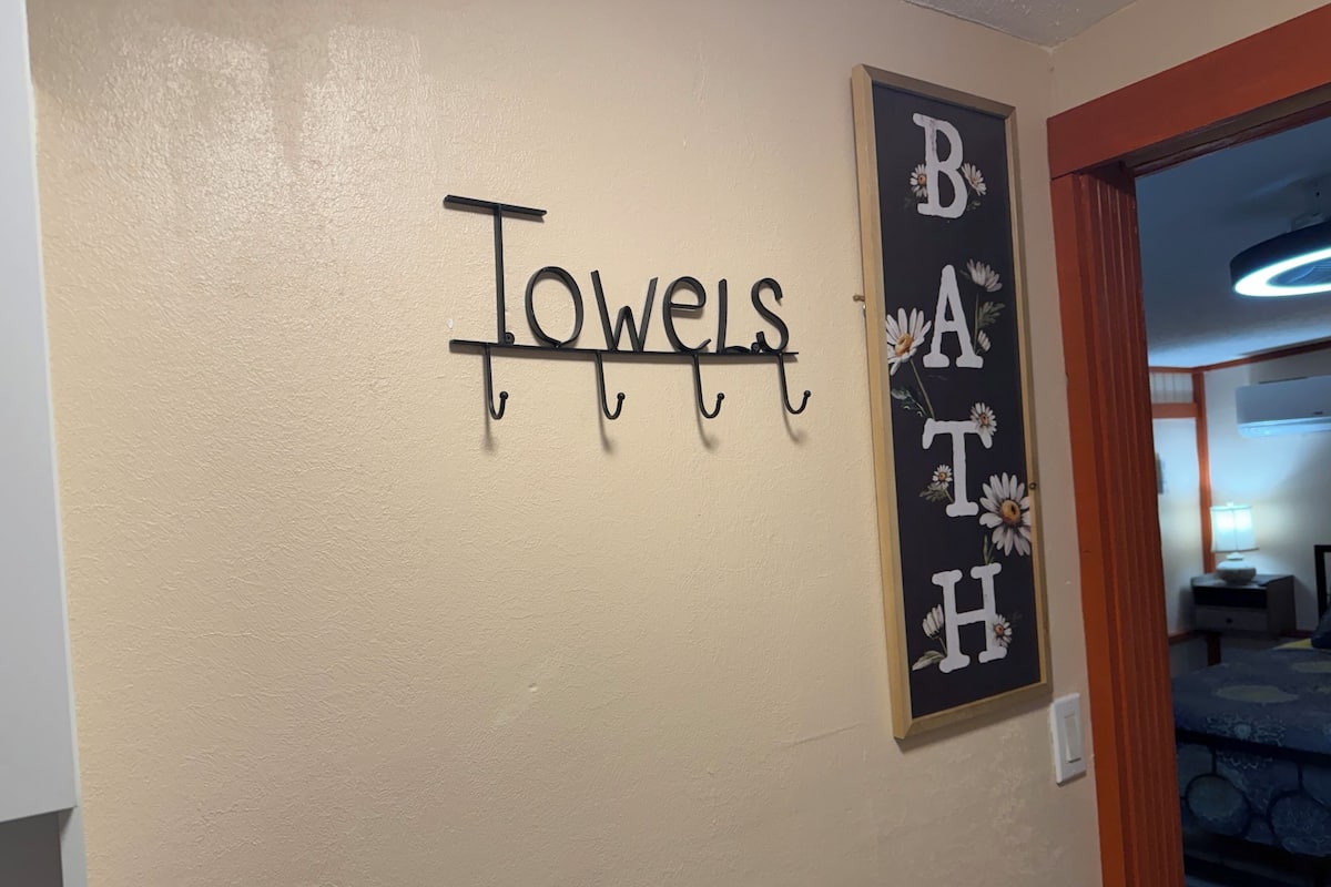 Robins Nest | Bathroom | Shower, free toiletries, hair dryer, towels