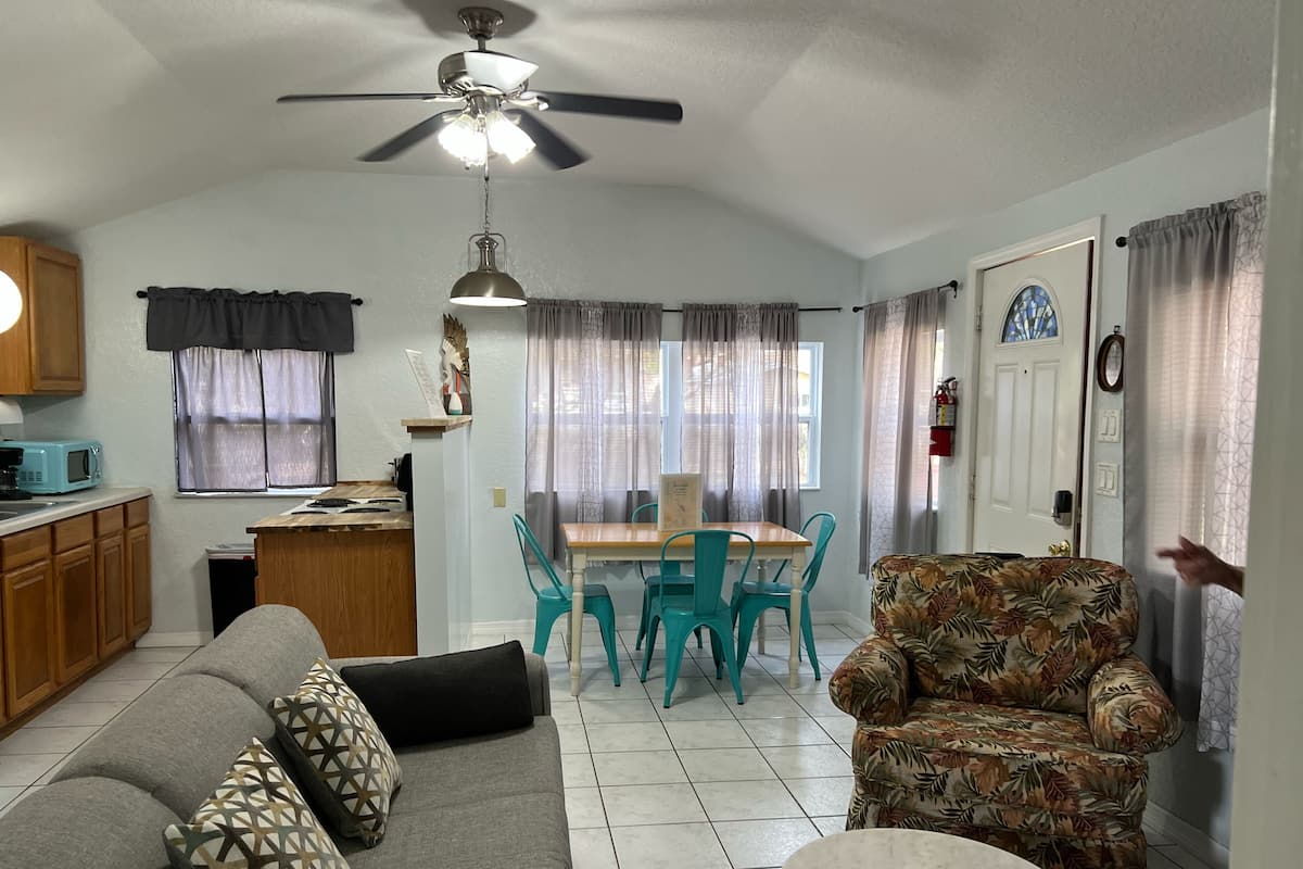 Comfort Condo | In-room dining