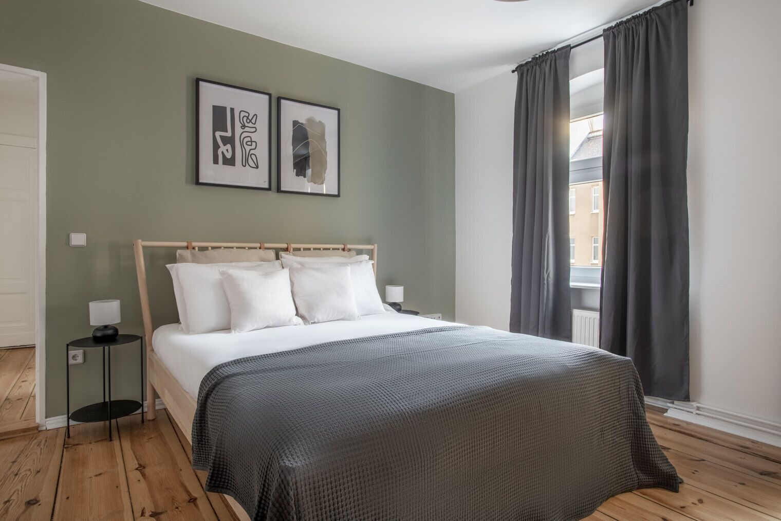 1 slaapkamer, een strijkplank/strijkijzer, wifi, beddengoed