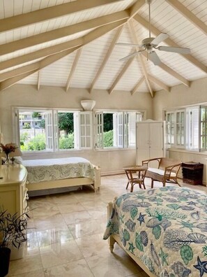 3 habitaciones, tabla de planchar con plancha, cuna de viaje y wifi 