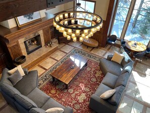 تلفزيون، مدفأة، كرة قدم الطاولة، تنس طاولة