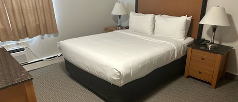 Deluxe Single Room - Standard Queen Room | Premium bedding, pillow-top beds, blackout curtains, free WiFi