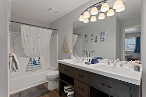 Bathtub, jetted tub