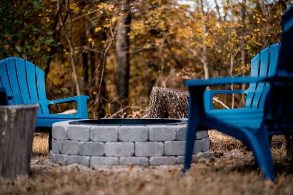 Property grounds - 🌲 Serene Branson Hilltop Home: 4BR, 3BA Haven Near Branson's Best! 🌲 (Branson)