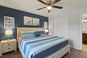 4 bedrooms, desk, WiFi - 🌲 Serene Branson Hilltop Home: 4BR, 3BA Haven Near Branson's Best! 🌲 (Branson)