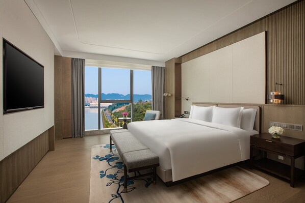 Junior-Suite, 1 King-Bett | Kostenloses WLAN, Bettwäsche