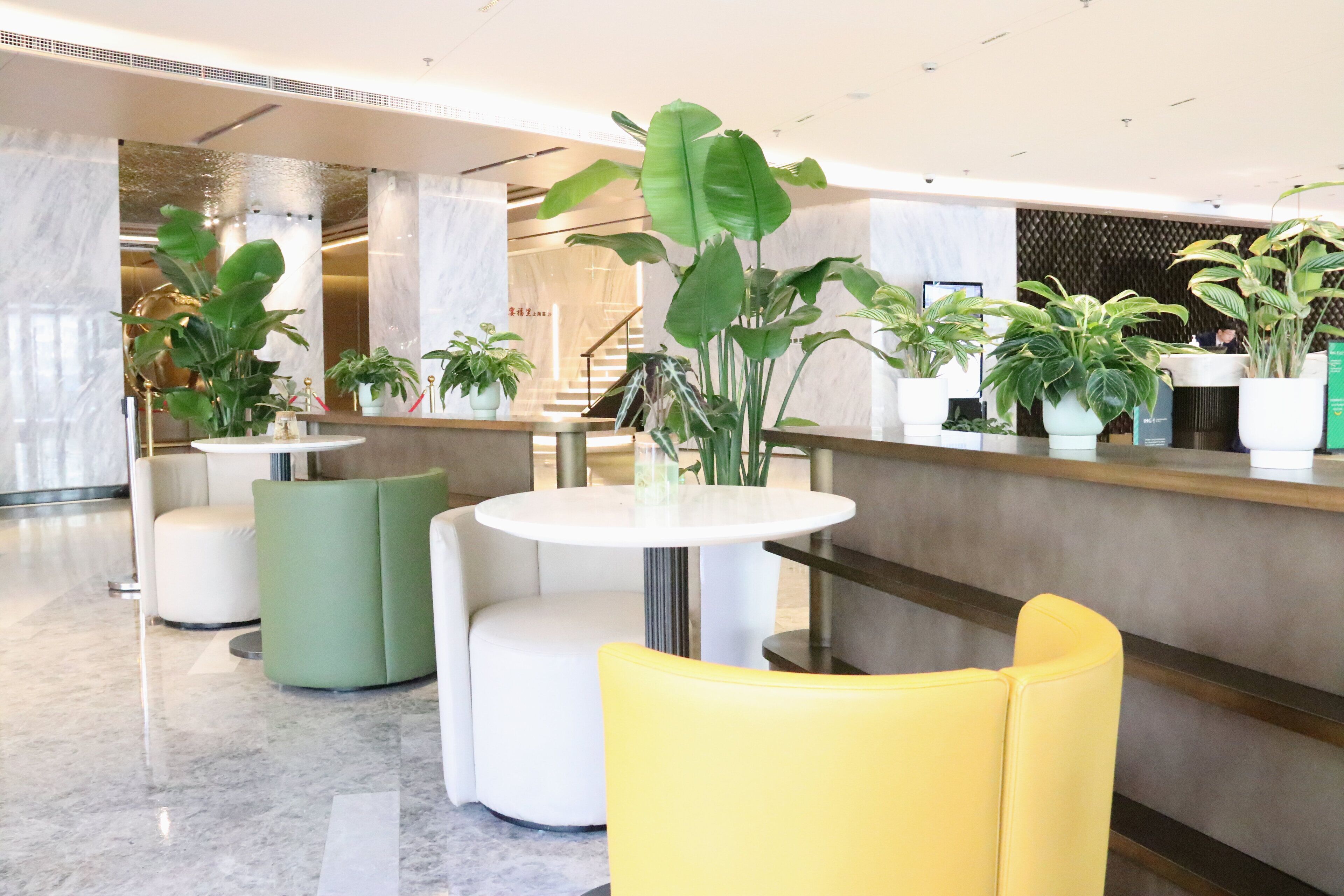 Foto - Holiday Inn Shanghai Huaxia by IHG - overlooking city scenery at Sky View Restaurant