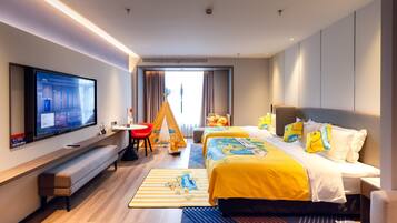 1 habitación, ropa de cama de alta calidad, cubrecamas y escritorio