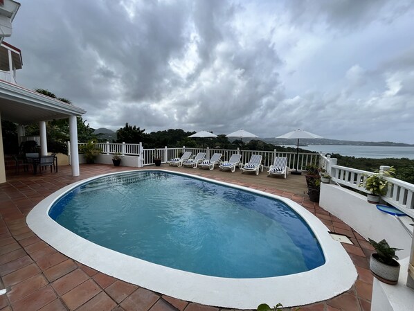 House | Pool