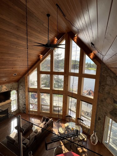 Luxury Lakeview Dream Cottage with Hot Tub