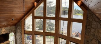 Luxury Lakeview Dream Cottage with Hot Tub