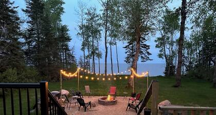 Lakefront Cabin, 4 season Cozy Vacation Home on Lake Winnipeg