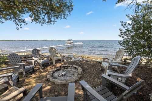 Private 100' Waterfront, 4BR - Heidaway Cottage