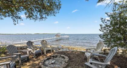 Private 100' Waterfront, 4BR - Heidaway Cottage
