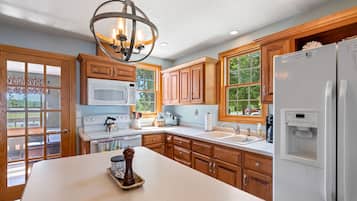 Micro-ondes, four, plaque de cuisson, lave-vaisselle