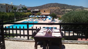 屋外ダイニングエリア