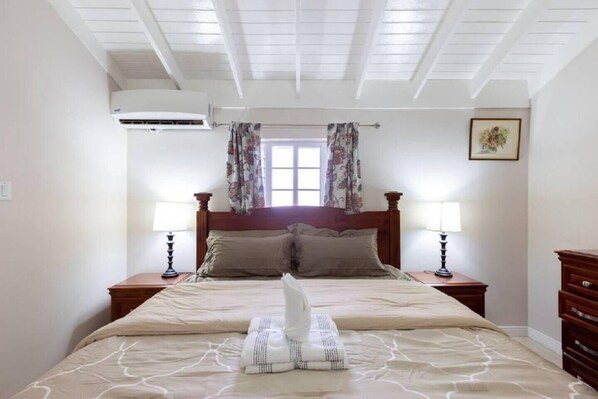 2 habitaciones, tabla de planchar con plancha, wifi y ropa de cama 