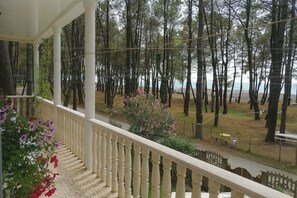 Property grounds - 4 Bed Villa-Sleeps 8-Parking-Garden-Sea View (Kaprovani)