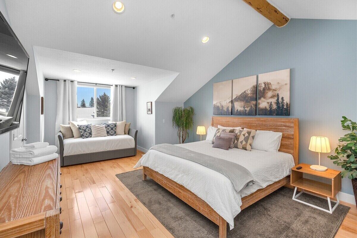 2 habitaciones, escritorio, tabla de planchar con plancha y wifi gratis 