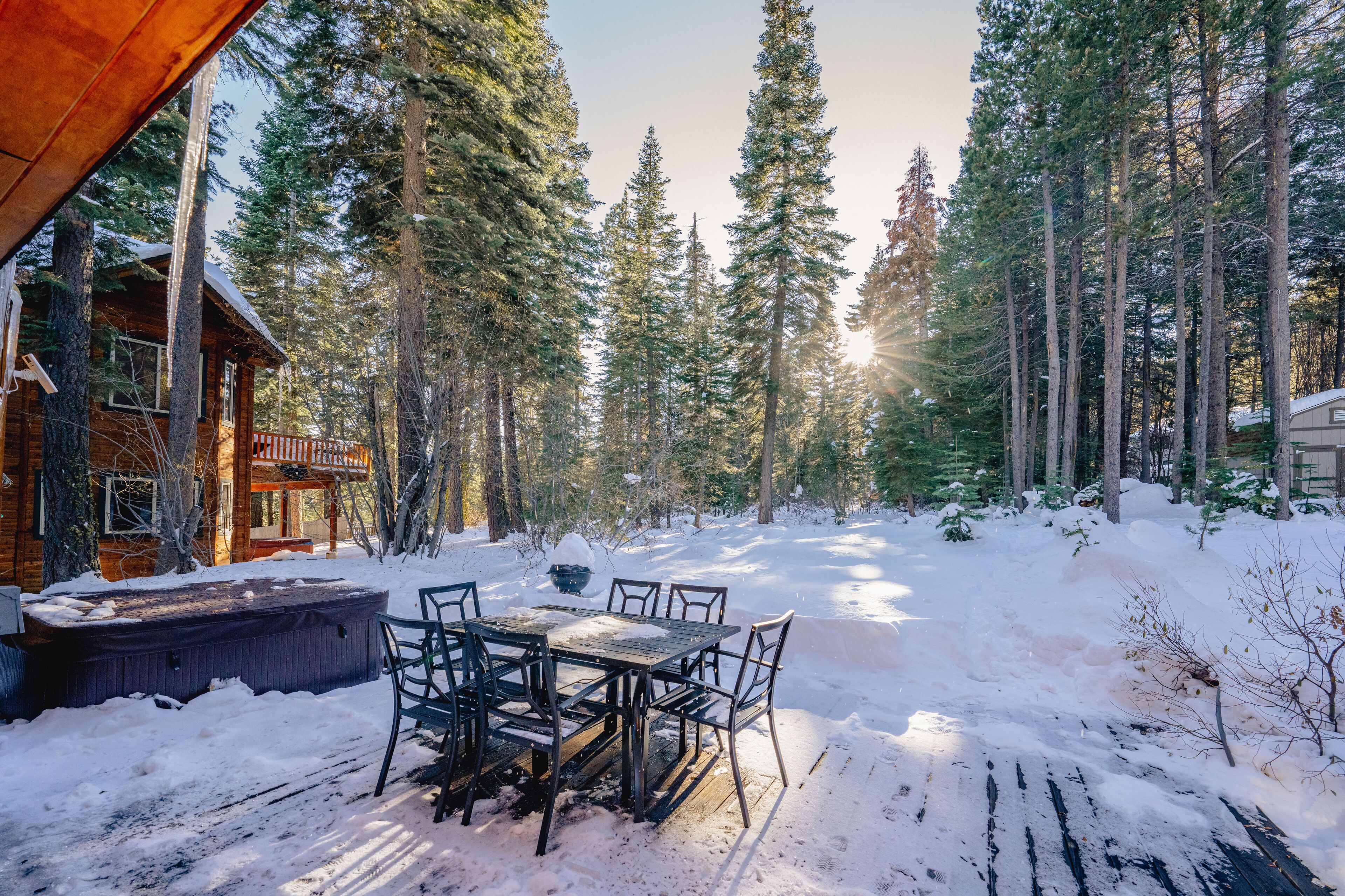 Modern Forest Cabin w. Hot Tub