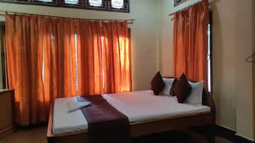 Standard Double Room | Memory-foam beds, bed sheets