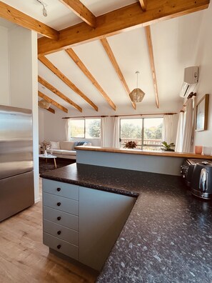 Interior - Across the road from the beach in Papamoa (Papamoa)