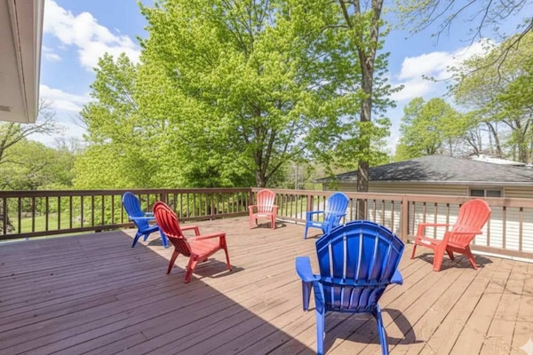 • Short-Term Rentals, Luxury vacation rentals & unique stays by Enjoy Unique Stays • Cabins, treehouses & waterfront homes for unforgettable getaways
• Hot tub, scenic views & pet-friendly vacation rentals