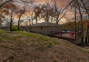 Exterior - Travis' Place - Convenient and Affordable Location (Rossville)