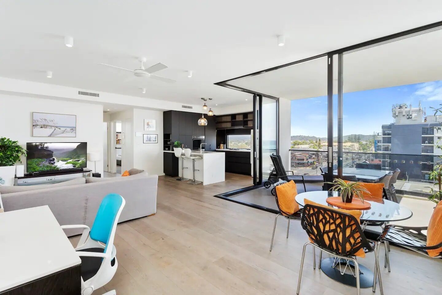 TV connectée, espaces bureaux