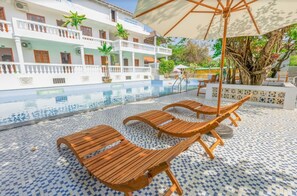 Hochwertige Bettwaren, individuell eingerichtet, Schreibtisch