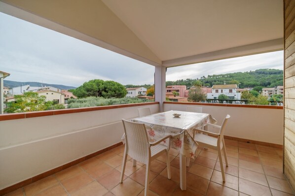 屋外ダイニングエリア