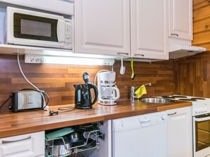 Fridge, microwave, dishwasher, cookware/dishes/utensils