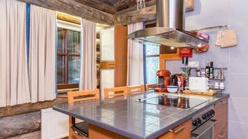 Jääkaappi, mikroaaltouuni, astianpesukone